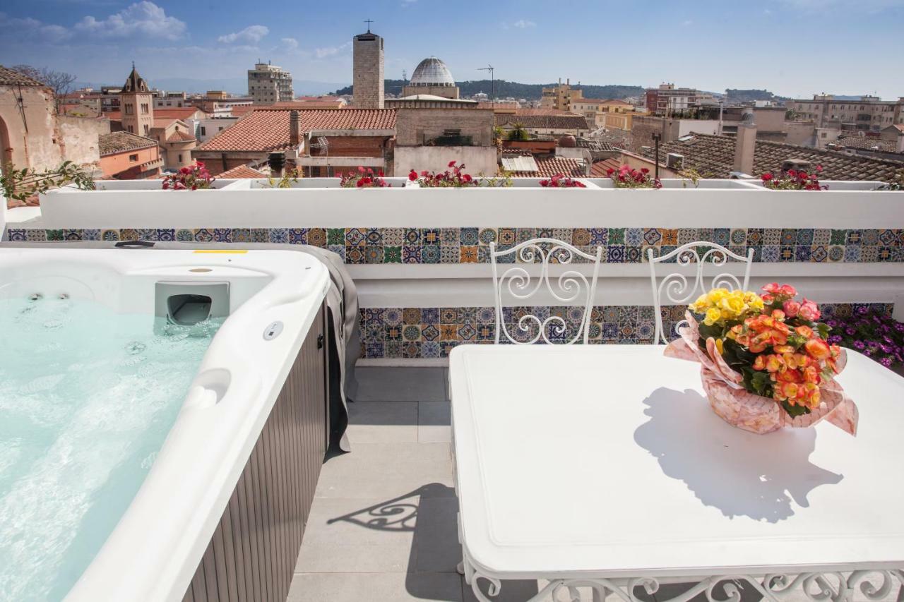 "Bea'S Terrace" - Private Jacuzzi And Panoramic Rooftop In The City Centre Cagliari Exterior photo